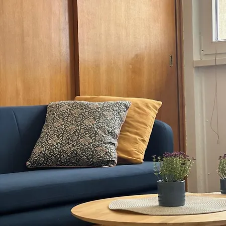 Bright With 2 Bedrooms And A Balcony アパート *