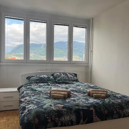 Bright With 2 Bedrooms And A Balcony サラエヴォ
