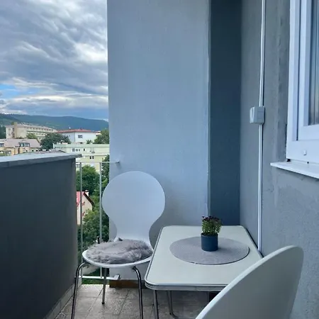 アパート Bright With 2 Bedrooms And A Balcony *